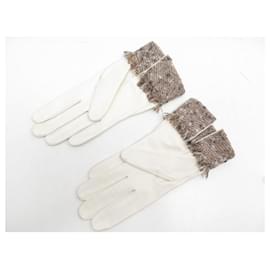 Chanel-NINE VINTAGE CHANEL WHITE LEATHER GLOVES WITH TWEED DETAILS SIZE 7.5-White