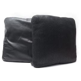 Hermès-LOT 2 HERMES PILLOWS IN SMOOTH LEATHER & BLACK INTERLACE 50CM SET OF LEATHER PILLOWS-Black