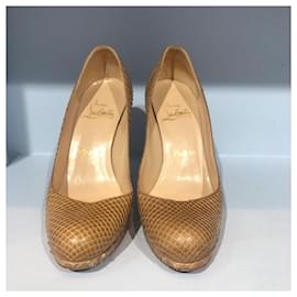 Christian Louboutin-CHRISTIAN LOUBOUTIN Heels T.EU 35.5 Exotic leathers-Camel