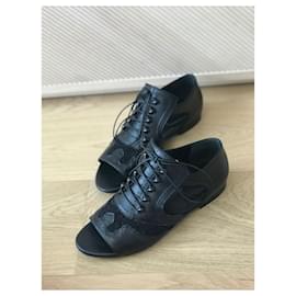 GIVENCHY Mules & clogs T.EU 36 Leather Black