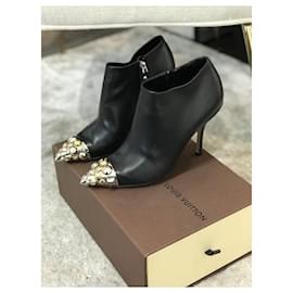 Louis Vuitton-LOUIS VUITTON Ankle boots T.EU 35 Leather-Black