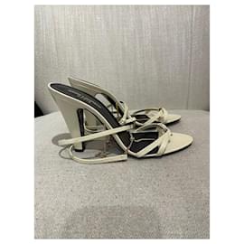 Saint Laurent-SAINT LAURENT Sandals T.EU 39 Leather-Cream
