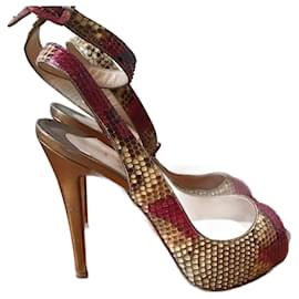 Christian Louboutin-CHRISTIAN LOUBOUTIN Heels T.EU 37.5 Exotic leathers-Beige