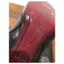 Botas LOUIS VUITTON T.EU 37.5 Cuero Negro