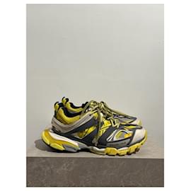 Balenciaga-BALENCIAGA Trainers T.EU 41 Polyester-Yellow