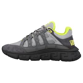 Versace-Tênis com estampa Trigreca da Versace-Cinza