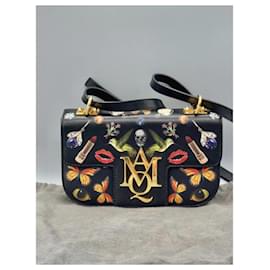 Alexander Mcqueen-Insignia Cross Bag-Black