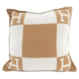 Hermès-Hermes Avalon PM Cushion-Camel