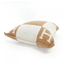 Hermès-Hermes Avalon PM Cushion-Camel