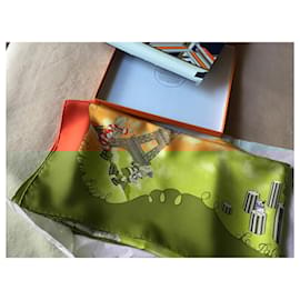 Hermès-Sublime Hermès scarf titled 'Les triplés' with its box - very rare & sought after-Orange