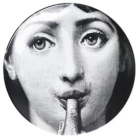 Fornasetti Piastra di design con dito bianco e nero in bocca Nero