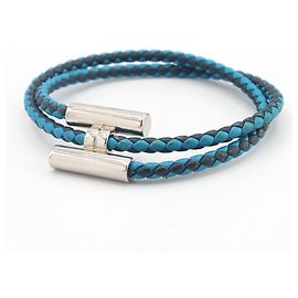 Hermès Pulseira charm Hermes em couro azul marinho e metal Azul Azul marinho