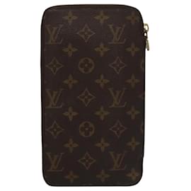 Louis Vuitton-LOUIS VUITTON Monogram Travel Case LV Auth 105920-Monogram