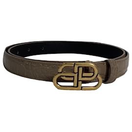 Balenciaga-Balenciaga BB Crocodile Embossed Belt in Beige Patent Leather-Beige
