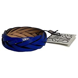 Pulseira trançada em couro azul com logo Loewe Azul