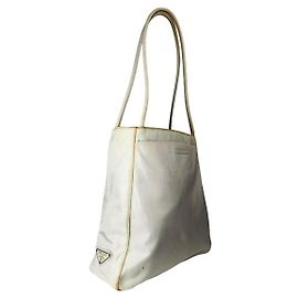 Prada Re-Edition 2005 Zip weiße Polyester-Handtasche Weiß