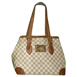 Bolso de mano de cuero blanco Louis Vuitton Hampstead Blanco