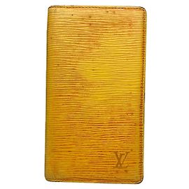 Funda para pasaporte Louis Vuitton de cuero amarillo Amarillo