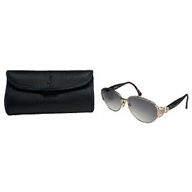 Yves Saint Laurent Black Plastic Sunglasses Black