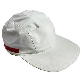 Cappelli in poliestere bianco Prada e cappello da indossare Bianco