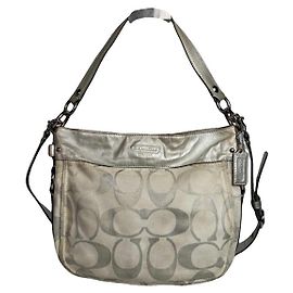 Bolsa de couro prateada Sufflette Signature da Coach Prata
