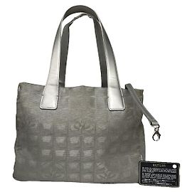 Chanel Cambon Silber Polyester Handtasche Silber