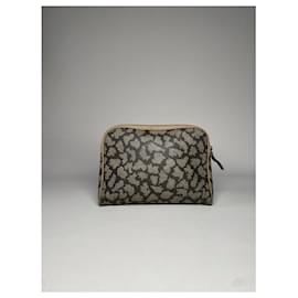 Yves Saint Laurent-YVES SAINT LAURENT Clutch bags T.  Leather-Black