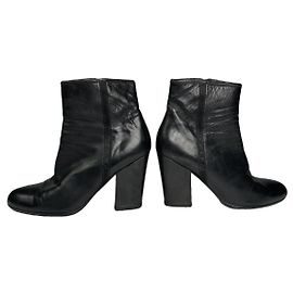 Prada Monolith schwarze Leder Stiefeletten Schwarz