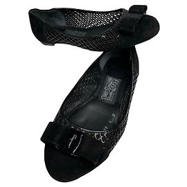 Salvatore Ferragamo Vara Black Patent Leather Ballet Flat Black