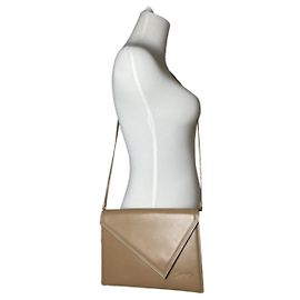Bolsa de couro bege Bow Cut da Givenchy Bege