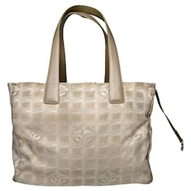 Chanel Beiger Polyester-Handtasche Beige