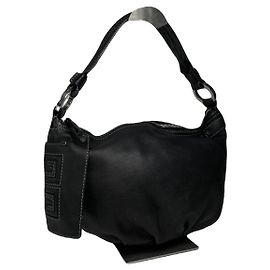 Givenchy Moon Cut Out schwarze Lederhandtasche Schwarz