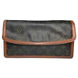 Braune Leder-Clutch von Louis Vuitton Neverfull Braun