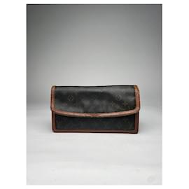 Louis Vuitton-Bolsas de mão LOUIS VUITTON T. Couro-Marrom