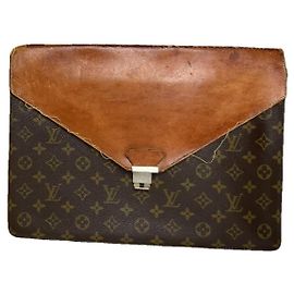 Clutch de couro marrom Louis Vuitton Serviette Ambassadeur Marrom