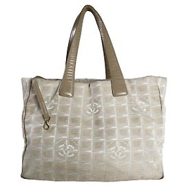 Sac à main en polyester beige Chanel Beige