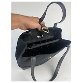 Yves Saint Laurent-YVES SAINT LAURENT Handbags T.  Leather-Black