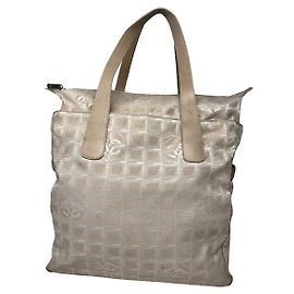 Sac à main en polyester beige Chanel Beige