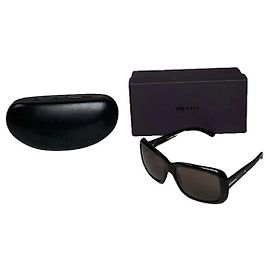 Óculos de sol de plástico preto Prada Preto