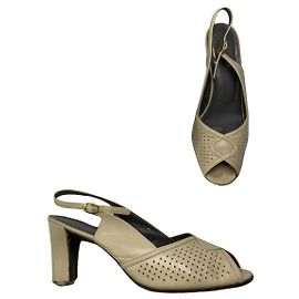 Tacones de cuero beige Dior Beige