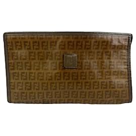 Fendi-FENDI Clutch bags T.  Patent leather-Brown