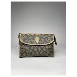 Yves Saint Laurent-YVES SAINT LAURENT Clutch bags T.  Leather-Black