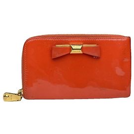 Bolso de charol rojo Miu Miu Roja