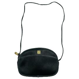 Sac à main en cuir vert mini Pocket de Givenchy Vert
