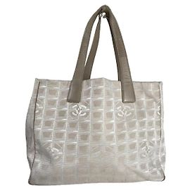Sac à main en polyester beige Chanel Beige