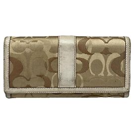 Billetera de cuero beige Coach Parker Beige