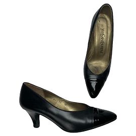 Yves Saint Laurent Black Patent Leather Heel Black