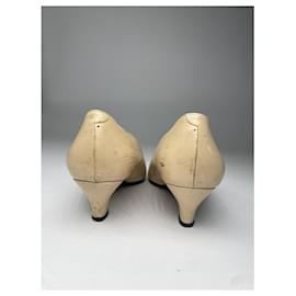 Yves Saint Laurent-YVES SAINT LAURENT Heels T.EU 35 Leather-Beige