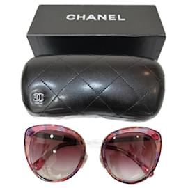 Chanel-Sunglasses-Pink