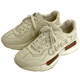 Gucci-Gucci White Shelly Interlocking Sneakers-White